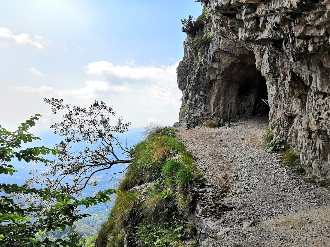 Exploring the Wonders of Carter Caves